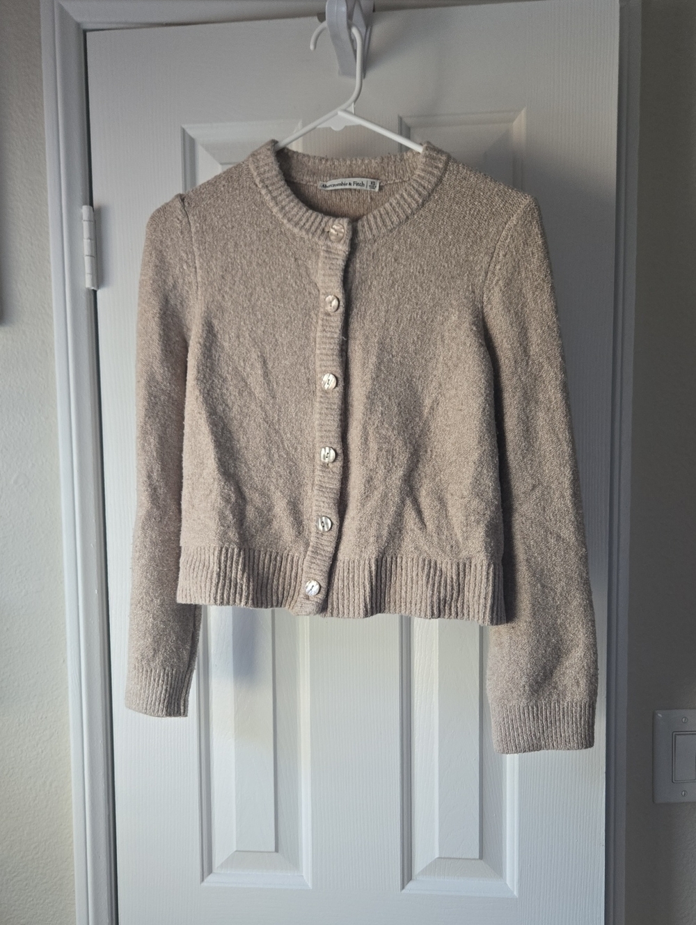 Abercrombie & Fitch  Button-Front Knit Cardigan-xs